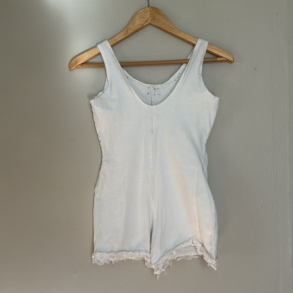 Vintage Candice Candice White Floral Embroidered Romper medium - Picture 5 of 8